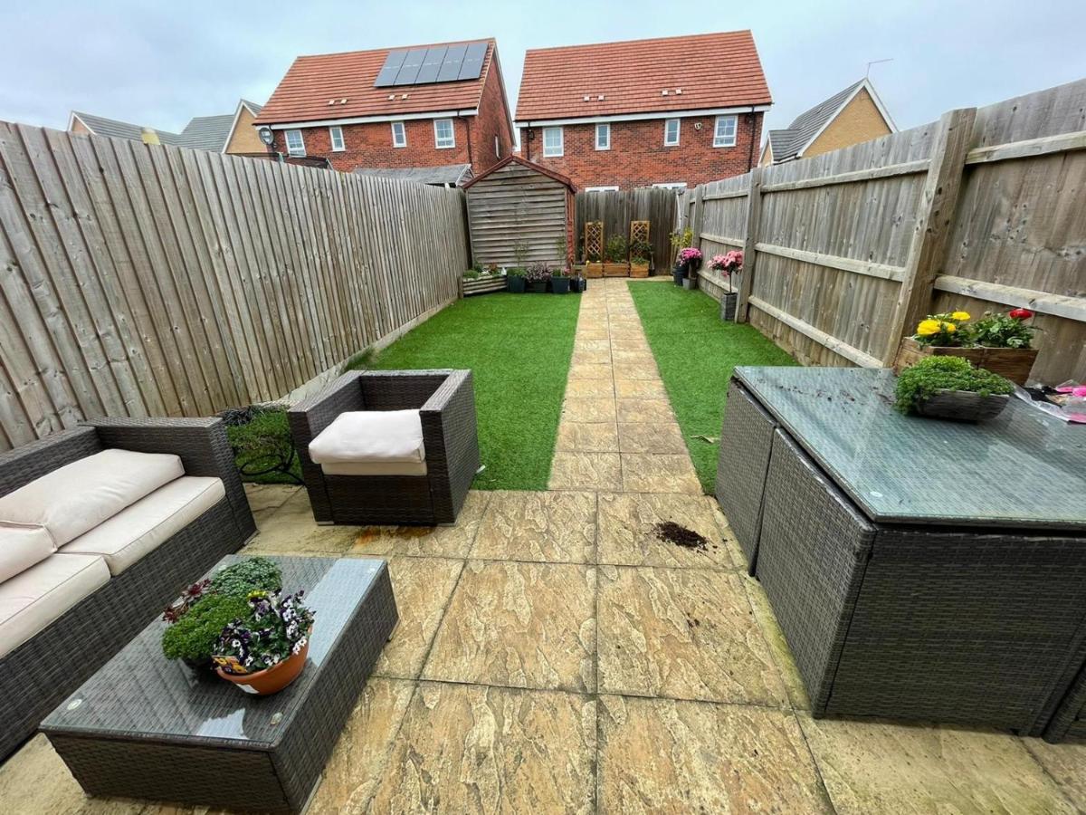 Comet Place Wellingborough Luaran gambar